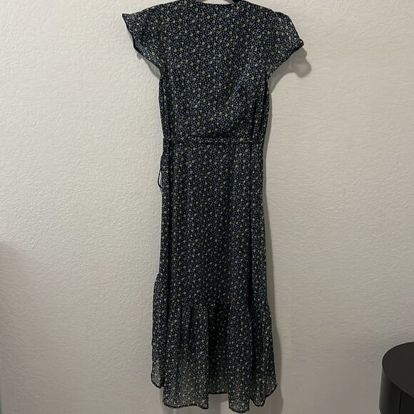 ABERCROMBIE & FITCH Navy Floral Dress, with Flutter Sleeve + Ruffle Hem, Size XS - Picture 4 of 5
